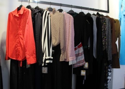 深圳品牌服裝尾貨批發(fā) 歐美風(fēng)春秋夏女裝新到萬余件